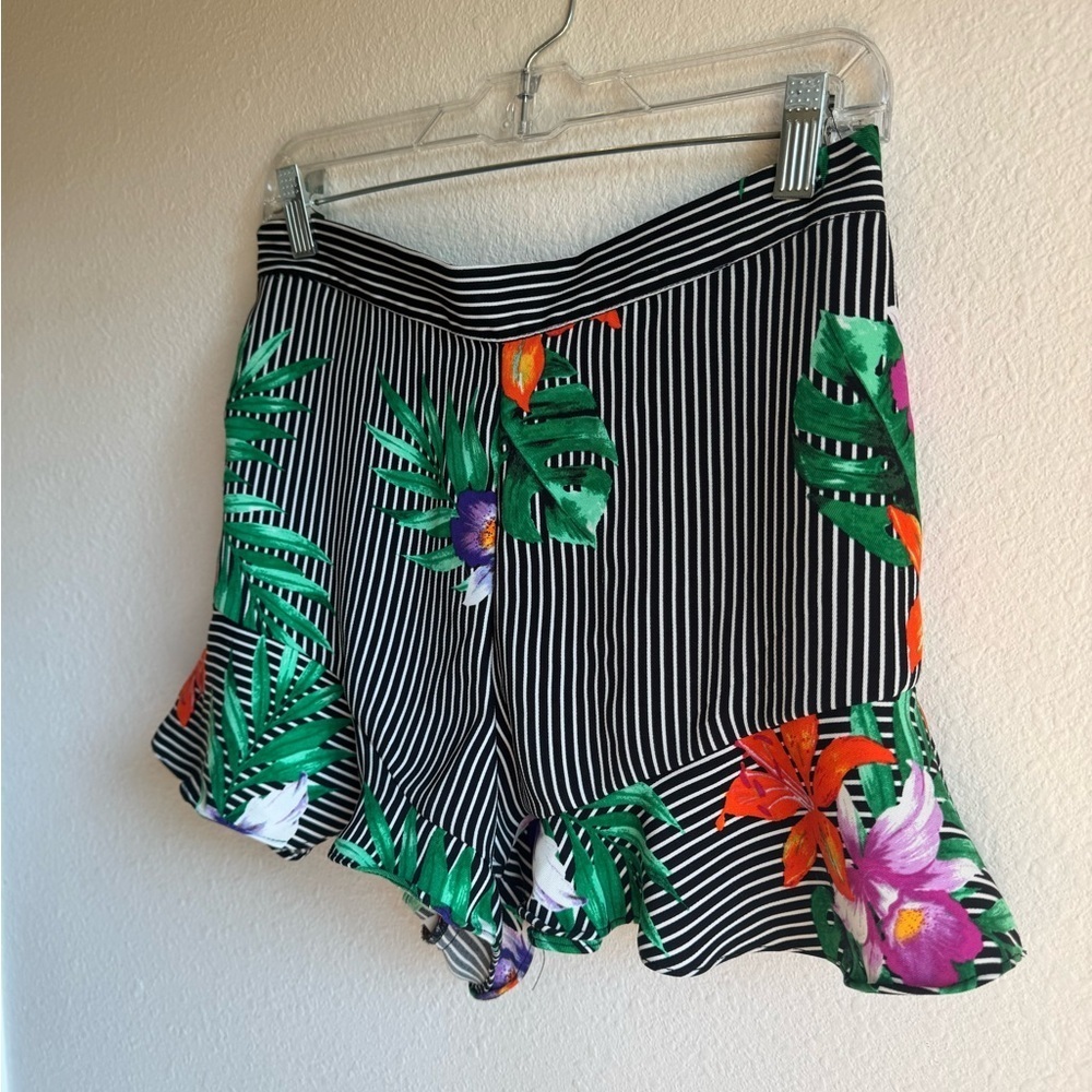 WHO WHAT WEAR {Anthro} Ruffle Hem Shorts - Picture 5 of 10